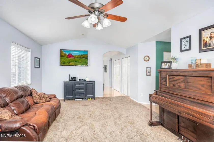 374 Calaway, Fallon, Nevada 89406, 3 Bedrooms Bedrooms, ,2 BathroomsBathrooms,Residential,Residential,Calaway,260001784