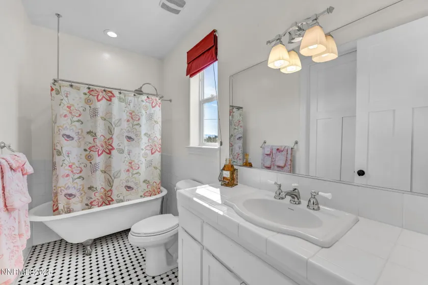 1058 Frieda, Minden, Nevada 89423, 5 Bedrooms Bedrooms, ,7 BathroomsBathrooms,Residential,Residential,Frieda,250057364