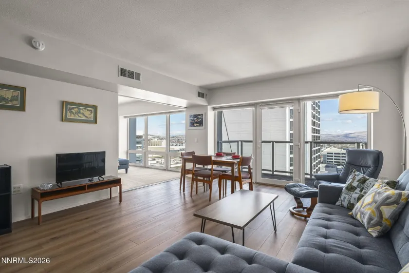 255 Sierra, Reno, Nevada 89501, 1 Bedroom Bedrooms, ,1 BathroomBathrooms,Residential,Residential,Sierra,260001807