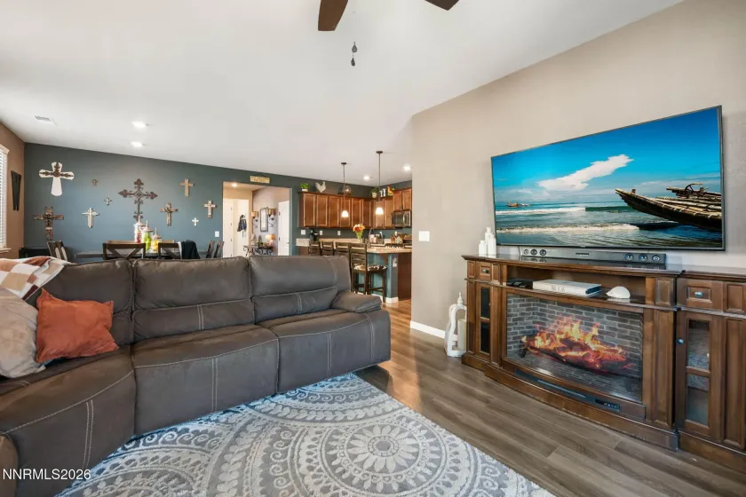 107 Finney, Dayton, Nevada 89403, 3 Bedrooms Bedrooms, ,2 BathroomsBathrooms,Residential,Residential,Finney,260001808