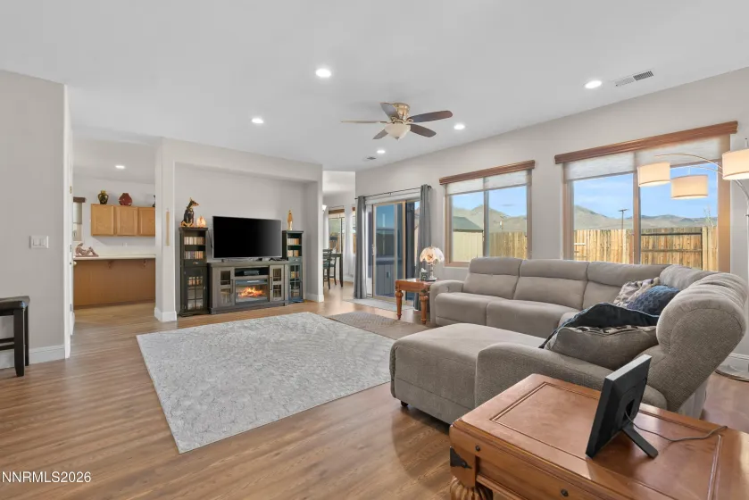 148 Pebble, Dayton, Nevada 89403, 3 Bedrooms Bedrooms, ,2 BathroomsBathrooms,Residential,Residential,Pebble,260001811