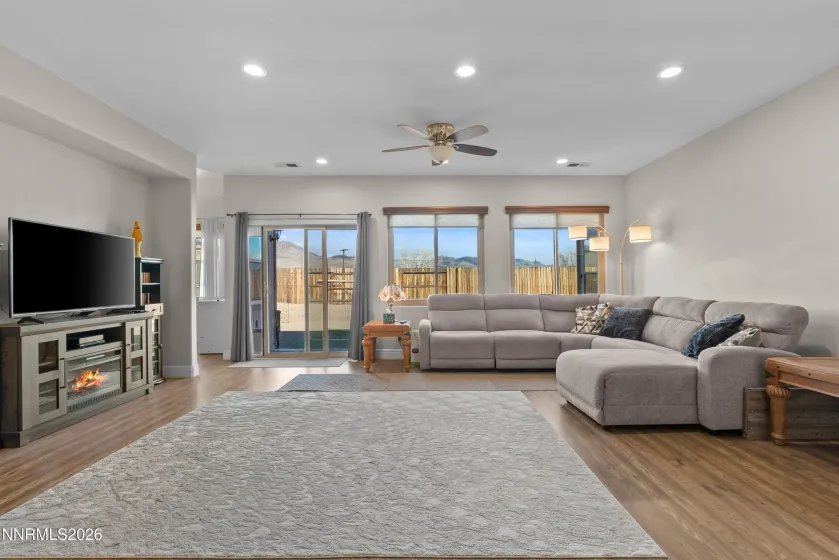 148 Pebble, Dayton, Nevada 89403, 3 Bedrooms Bedrooms, ,2 BathroomsBathrooms,Residential,Residential,Pebble,260001811