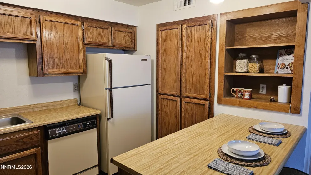 1465 Peckham, Reno, Nevada 89502, 1 Bedroom Bedrooms, ,1 BathroomBathrooms,Residential,Residential,Peckham,260001818