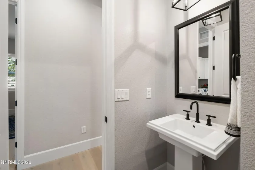 5518 Dapplegray, Reno, Nevada 89511, 2 Bedrooms Bedrooms, ,3 BathroomsBathrooms,Residential,Residential,Dapplegray,260001853