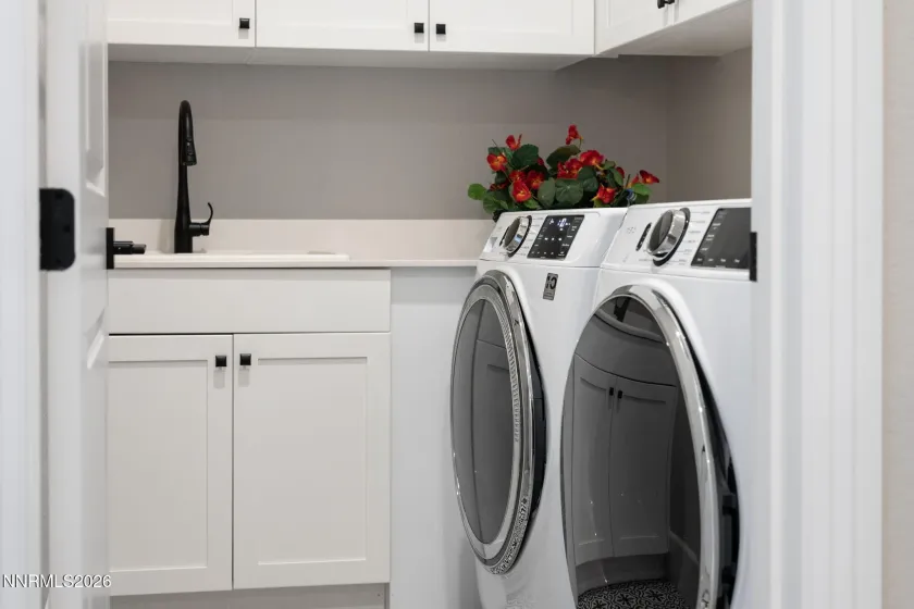 5518 Dapplegray, Reno, Nevada 89511, 2 Bedrooms Bedrooms, ,3 BathroomsBathrooms,Residential,Residential,Dapplegray,260001853