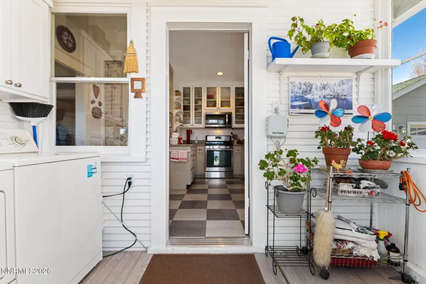 1451 Douglas, Gardnerville, Nevada 89410, 3 Bedrooms Bedrooms, ,2 BathroomsBathrooms,Residential,Residential,Douglas,260001857