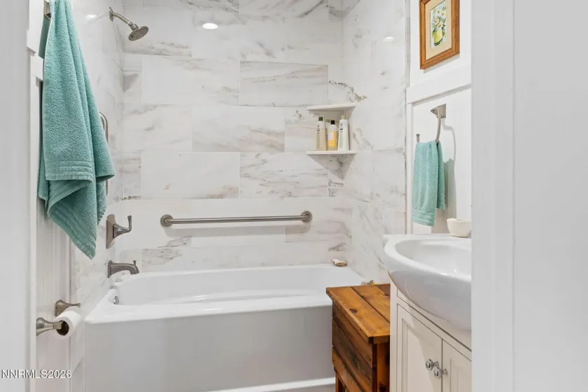 1451 Douglas, Gardnerville, Nevada 89410, 3 Bedrooms Bedrooms, ,2 BathroomsBathrooms,Residential,Residential,Douglas,260001857