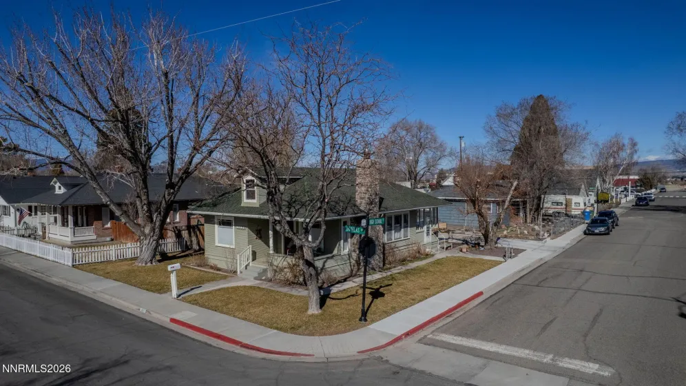 1451 Douglas, Gardnerville, Nevada 89410, 3 Bedrooms Bedrooms, ,2 BathroomsBathrooms,Residential,Residential,Douglas,260001857