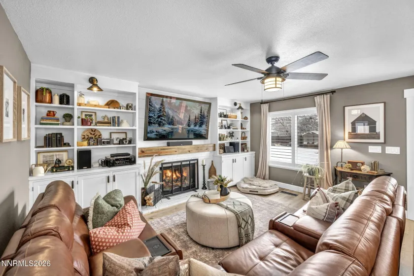 55 Nives, Spanish Springs, Nevada 89441, 4 Bedrooms Bedrooms, ,2 BathroomsBathrooms,Residential,Residential,Nives,260001860