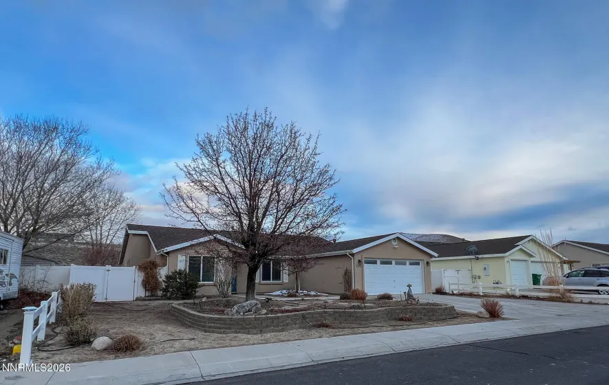 1371 White Bluffs, Fernley, Nevada 89408, 4 Bedrooms Bedrooms, ,3 BathroomsBathrooms,Residential,Residential,White Bluffs,260001870