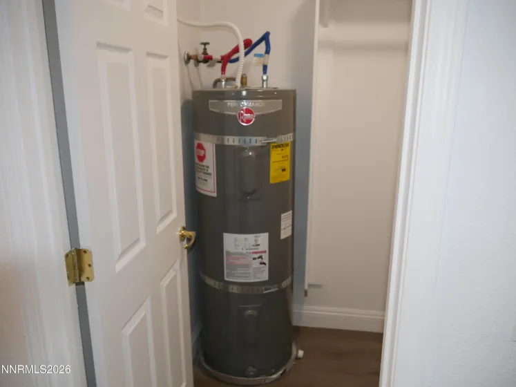 2385 Tripp, Reno, Nevada 89512, 2 Bedrooms Bedrooms, ,2 BathroomsBathrooms,Residential,Residential,Tripp,260001883