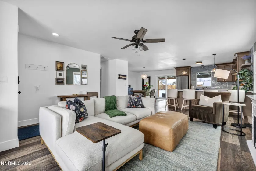 1325 Mary Jo, Gardnerville, Nevada 89460, 3 Bedrooms Bedrooms, ,2 BathroomsBathrooms,Residential,Residential,Mary Jo,260001891