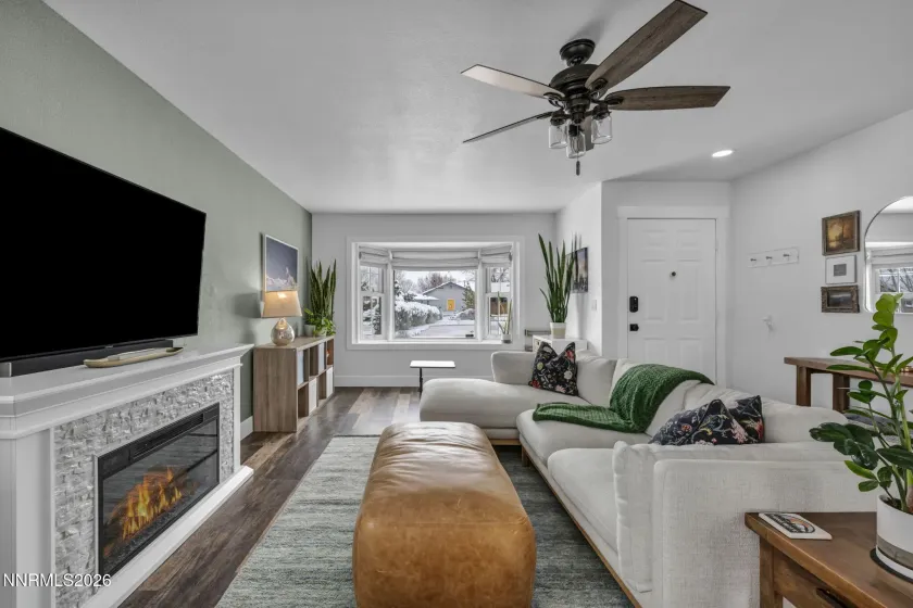 1325 Mary Jo, Gardnerville, Nevada 89460, 3 Bedrooms Bedrooms, ,2 BathroomsBathrooms,Residential,Residential,Mary Jo,260001891