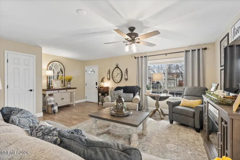 6971 Carmen, Sun Valley, Nevada 89433, 4 Bedrooms Bedrooms, ,3 BathroomsBathrooms,Residential,Residential,Carmen,260001896