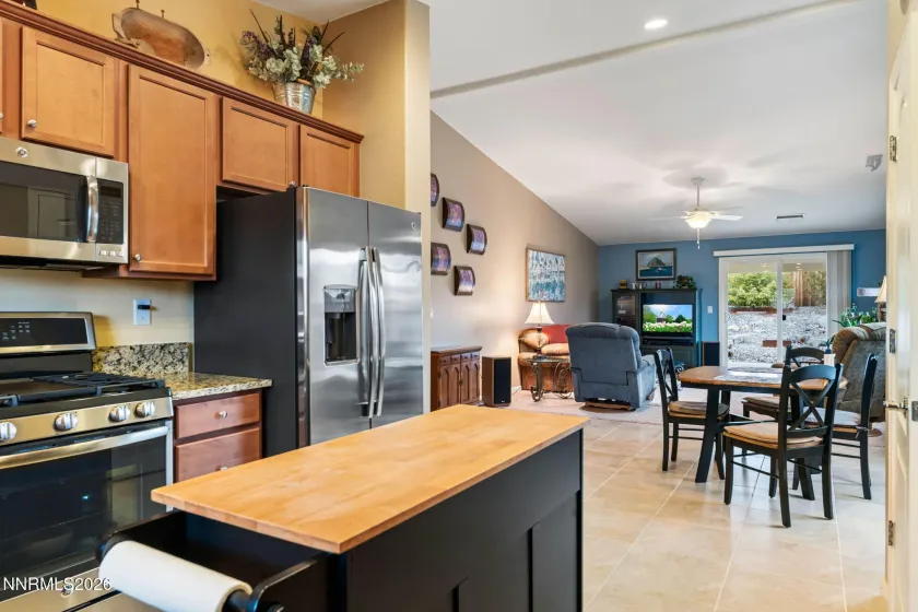 126 Hood, Dayton, Nevada 89403, 3 Bedrooms Bedrooms, ,2 BathroomsBathrooms,Residential,Residential,Hood,260001897