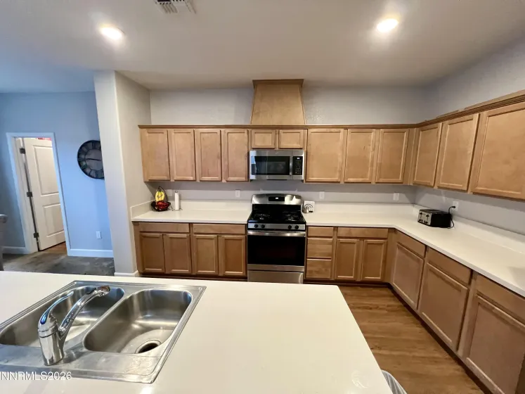 9355 Bay, Reno, Nevada 89506, 5 Bedrooms Bedrooms, ,3 BathroomsBathrooms,Residential,Residential,Bay,260001911