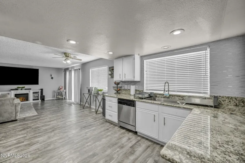 8655 Silver Shores, Reno, Nevada 89506, 4 Bedrooms Bedrooms, ,3 BathroomsBathrooms,Residential,Residential,Silver Shores,260001912