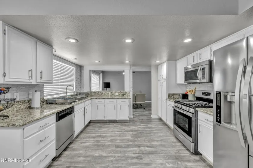 8655 Silver Shores, Reno, Nevada 89506, 4 Bedrooms Bedrooms, ,3 BathroomsBathrooms,Residential,Residential,Silver Shores,260001912