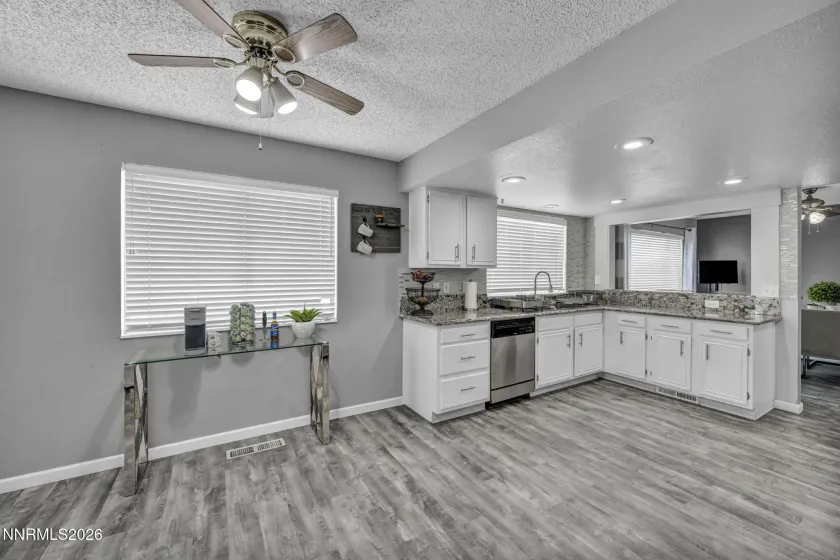 8655 Silver Shores, Reno, Nevada 89506, 4 Bedrooms Bedrooms, ,3 BathroomsBathrooms,Residential,Residential,Silver Shores,260001912