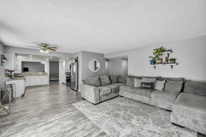 8655 Silver Shores, Reno, Nevada 89506, 4 Bedrooms Bedrooms, ,3 BathroomsBathrooms,Residential,Residential,Silver Shores,260001912