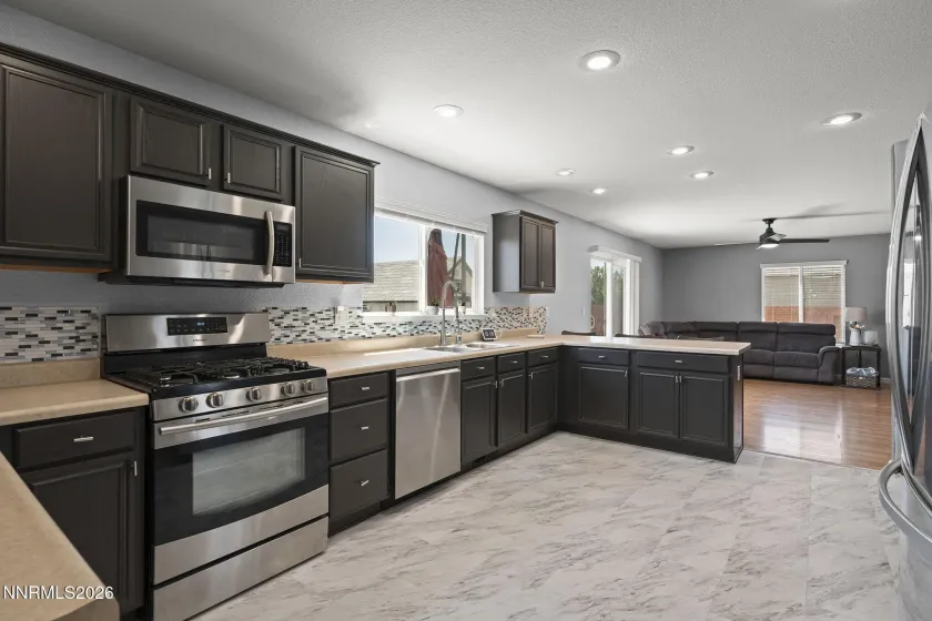 18204 Cedar View, Reno, Nevada 89508, 5 Bedrooms Bedrooms, ,3 BathroomsBathrooms,Residential,Residential,Cedar View,260001924