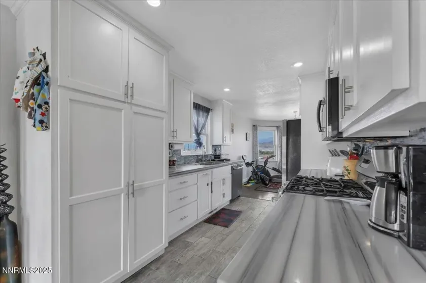 20 Simons, Fernley, Nevada 89408, 4 Bedrooms Bedrooms, ,3 BathroomsBathrooms,Residential,Residential,Simons,250056759