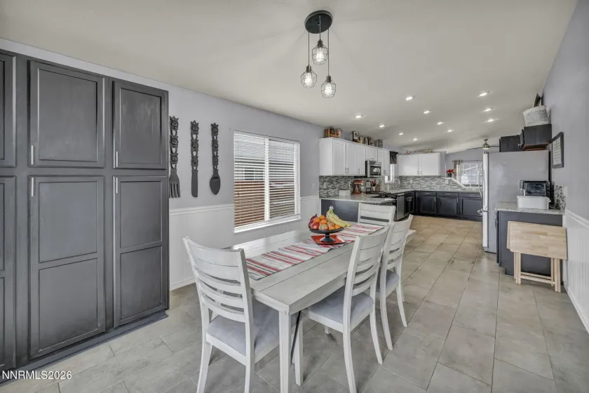 18270 Cedar View, Reno, Nevada 89508, 4 Bedrooms Bedrooms, ,2 BathroomsBathrooms,Residential,Residential,Cedar View,260001946