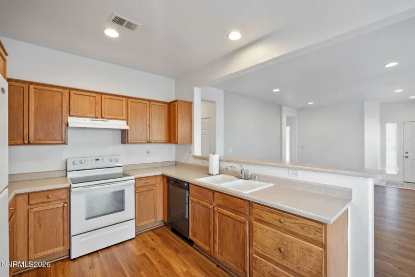 5362 Village Meadows, Sparks, Nevada 89436, 2 Bedrooms Bedrooms, ,2 BathroomsBathrooms,Residential,Residential,Village Meadows,260001958