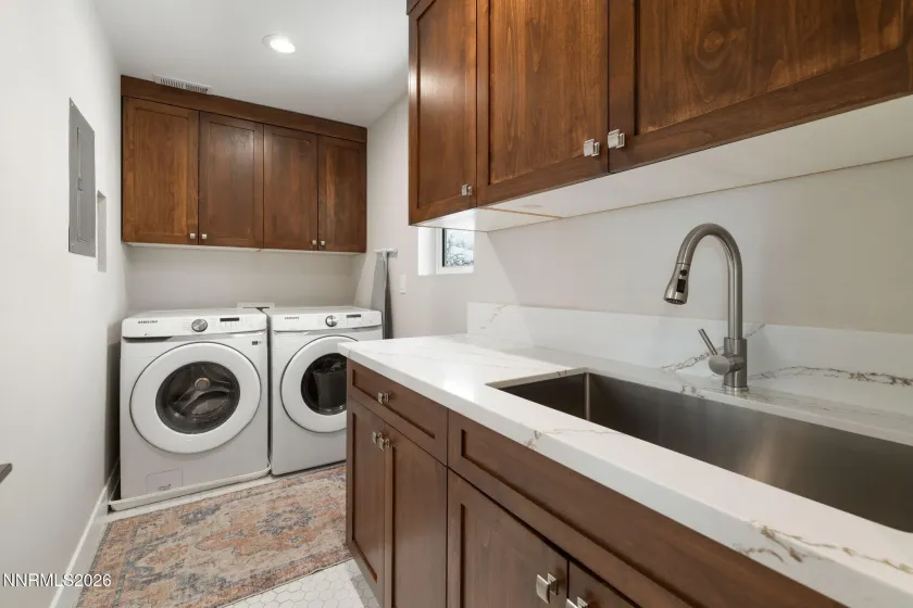 1301 Wright, Reno, Nevada 89509, 3 Bedrooms Bedrooms, ,3 BathroomsBathrooms,Residential,Residential,Wright,260001960