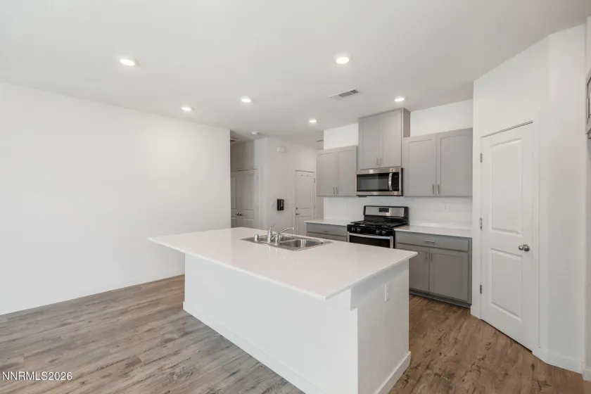 962 Kathryn, Fernley, Nevada 89408, 4 Bedrooms Bedrooms, ,2 BathroomsBathrooms,Residential,Residential,Kathryn,260001968