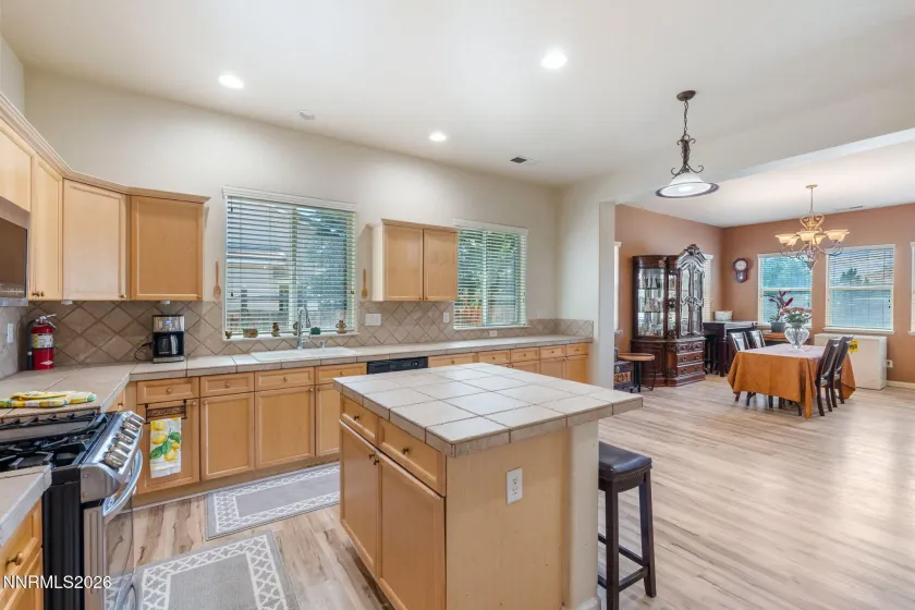 7337 Phoenix, Sparks, Nevada 89436, 4 Bedrooms Bedrooms, ,3 BathroomsBathrooms,Residential,Residential,Phoenix,0,260001977