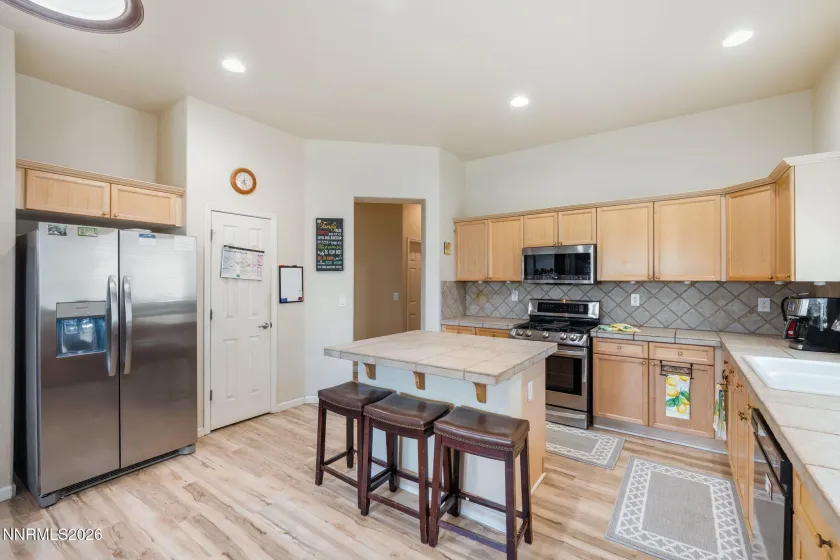 7337 Phoenix, Sparks, Nevada 89436, 4 Bedrooms Bedrooms, ,3 BathroomsBathrooms,Residential,Residential,Phoenix,0,260001977