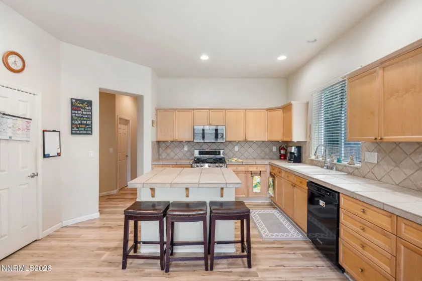 7337 Phoenix, Sparks, Nevada 89436, 4 Bedrooms Bedrooms, ,3 BathroomsBathrooms,Residential,Residential,Phoenix,0,260001977