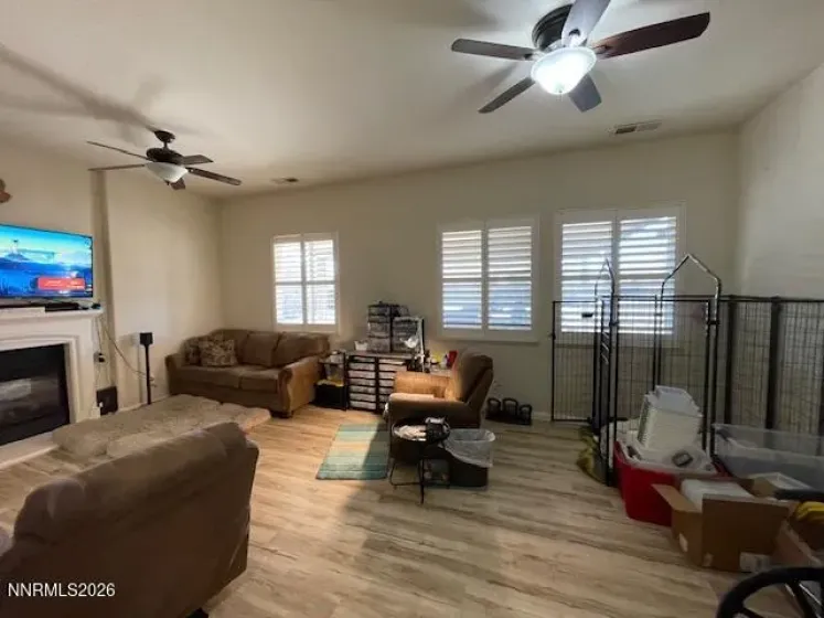 7337 Phoenix, Sparks, Nevada 89436, 4 Bedrooms Bedrooms, ,3 BathroomsBathrooms,Residential,Residential,Phoenix,260001977