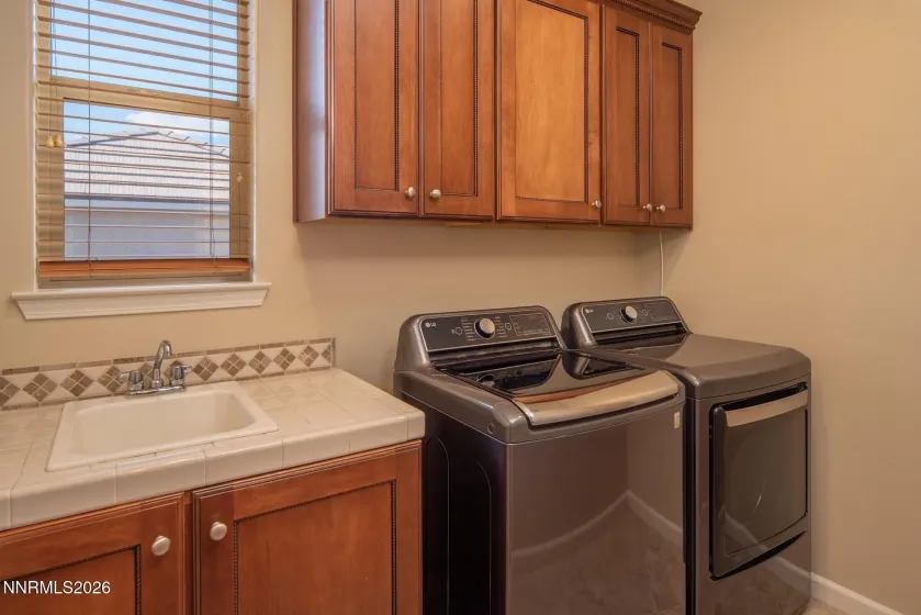 1215 Ebling, Sparks, Nevada 89436, 3 Bedrooms Bedrooms, ,3 BathroomsBathrooms,Residential,Residential,Ebling,260001987