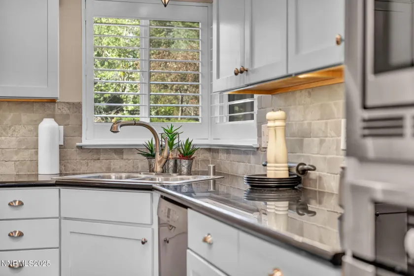 2360 Pioneer, Reno, Nevada 89509, 5 Bedrooms Bedrooms, ,4 BathroomsBathrooms,Residential,Residential,Pioneer,250057015