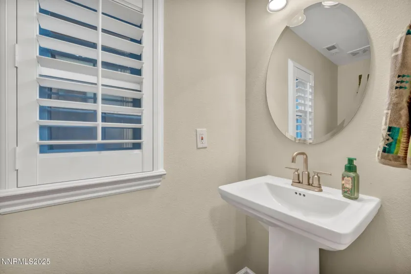 2360 Pioneer, Reno, Nevada 89509, 5 Bedrooms Bedrooms, ,4 BathroomsBathrooms,Residential,Residential,Pioneer,250057015