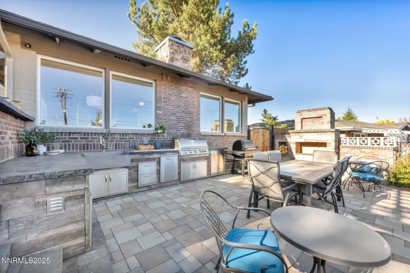 2360 Pioneer, Reno, Nevada 89509, 5 Bedrooms Bedrooms, ,4 BathroomsBathrooms,Residential,Residential,Pioneer,250057015