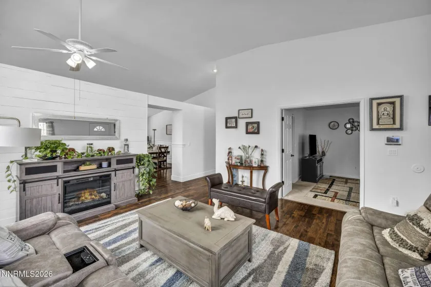 8000 Monterey Shores, Reno, Nevada 89506, 4 Bedrooms Bedrooms, ,2 BathroomsBathrooms,Residential,Residential,Monterey Shores,260001993