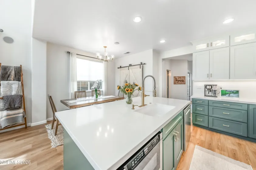 560 Connemaras, Reno, Nevada 89521, 4 Bedrooms Bedrooms, ,3 BathroomsBathrooms,Residential,Residential,Connemaras,260002000