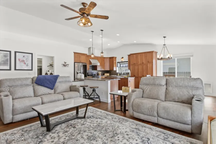 435 Kathy, Sparks, Nevada 89436, 3 Bedrooms Bedrooms, ,3 BathroomsBathrooms,Residential,Residential,Kathy,260002003