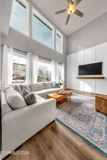 2725 Decoy, Sparks, Nevada 89436, 5 Bedrooms Bedrooms, ,4 BathroomsBathrooms,Residential,Residential,Decoy,260001997