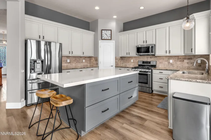 2725 Decoy, Sparks, Nevada 89436, 5 Bedrooms Bedrooms, ,4 BathroomsBathrooms,Residential,Residential,Decoy,260001997