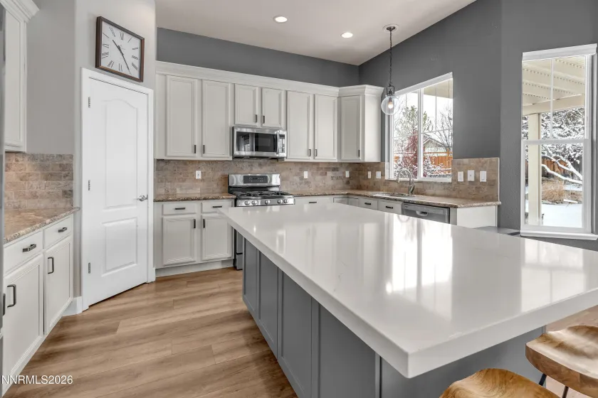 2725 Decoy, Sparks, Nevada 89436, 5 Bedrooms Bedrooms, ,4 BathroomsBathrooms,Residential,Residential,Decoy,260001997