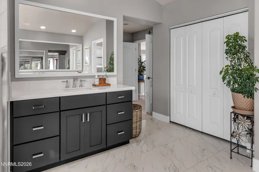 2725 Decoy, Sparks, Nevada 89436, 5 Bedrooms Bedrooms, ,4 BathroomsBathrooms,Residential,Residential,Decoy,260001997