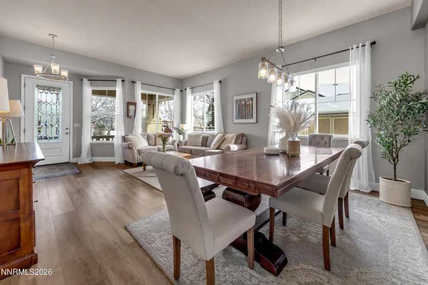 2725 Decoy, Sparks, Nevada 89436, 5 Bedrooms Bedrooms, ,4 BathroomsBathrooms,Residential,Residential,Decoy,260001997