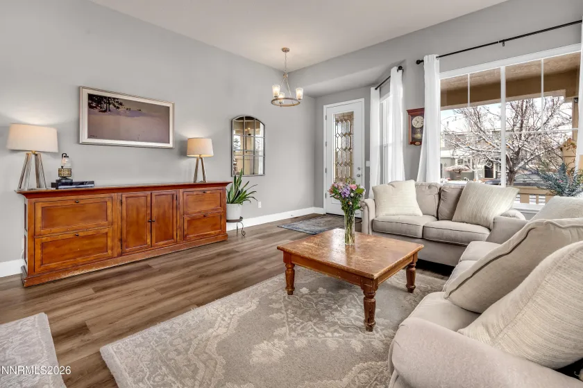 2725 Decoy, Sparks, Nevada 89436, 5 Bedrooms Bedrooms, ,4 BathroomsBathrooms,Residential,Residential,Decoy,260001997