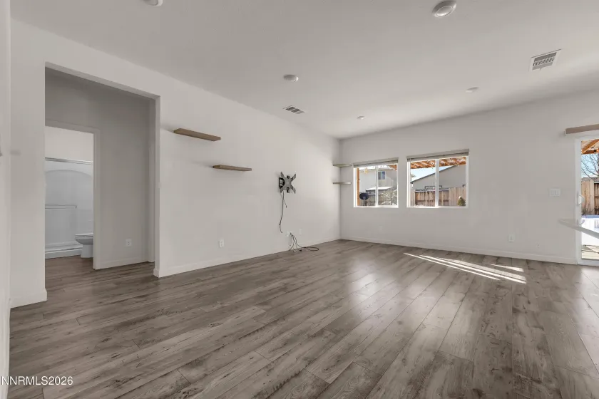 1297 Old Barn, Sparks, Nevada 89436, 5 Bedrooms Bedrooms, ,3 BathroomsBathrooms,Residential,Residential,Old Barn,260002005