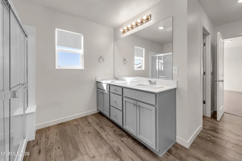 1297 Old Barn, Sparks, Nevada 89436, 5 Bedrooms Bedrooms, ,3 BathroomsBathrooms,Residential,Residential,Old Barn,260002005