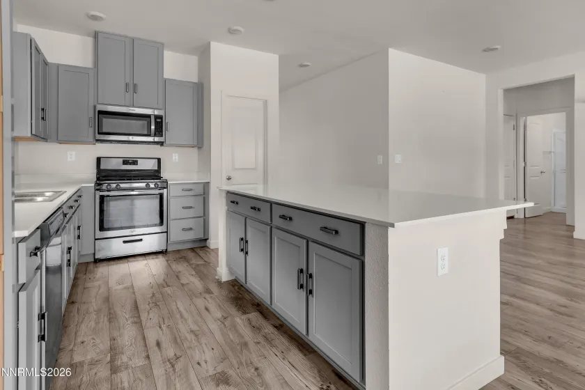 1297 Old Barn, Sparks, Nevada 89436, 5 Bedrooms Bedrooms, ,3 BathroomsBathrooms,Residential,Residential,Old Barn,260002005